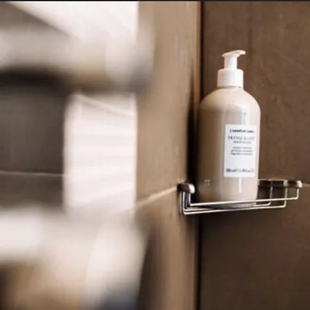 ホテル Kuenstlerquartier Seezeichen 4*