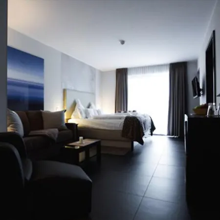 ホテル Kuenstlerquartier Seezeichen 4*