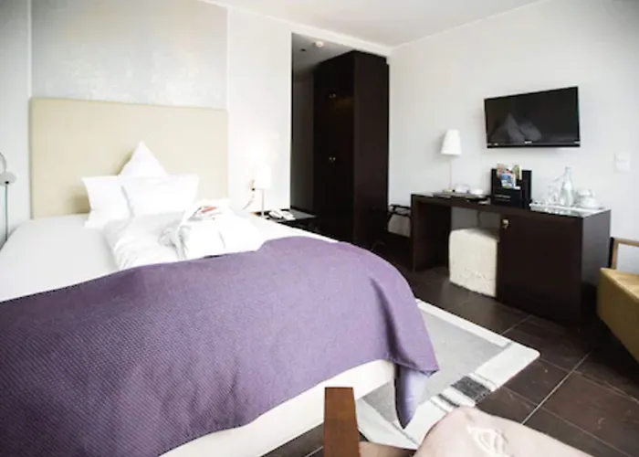 Hotel Kuenstlerquartier Seezeichen 4*